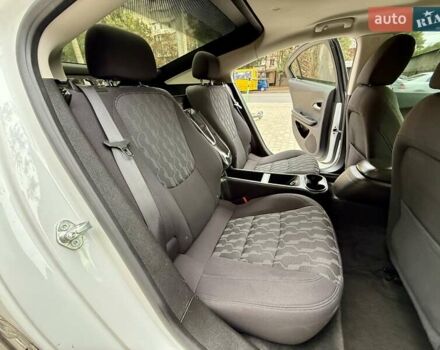 Белый Шевроле Вольт, объемом двигателя 1.4 л и пробегом 85 тыс. км за 9999 $, фото 53 на Automoto.ua