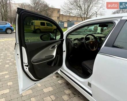 Белый Шевроле Вольт, объемом двигателя 1.4 л и пробегом 85 тыс. км за 9999 $, фото 32 на Automoto.ua