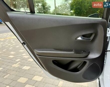 Белый Шевроле Вольт, объемом двигателя 1.4 л и пробегом 85 тыс. км за 9999 $, фото 57 на Automoto.ua