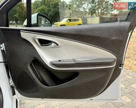 Белый Шевроле Вольт, объемом двигателя 1.4 л и пробегом 85 тыс. км за 9999 $, фото 32 на Automoto.ua