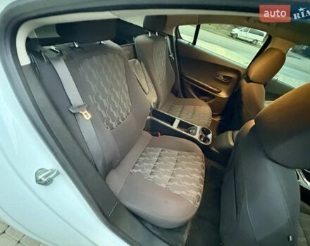 Белый Шевроле Вольт, объемом двигателя 1.4 л и пробегом 85 тыс. км за 9999 $, фото 61 на Automoto.ua