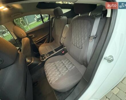 Белый Шевроле Вольт, объемом двигателя 1.4 л и пробегом 85 тыс. км за 9999 $, фото 25 на Automoto.ua