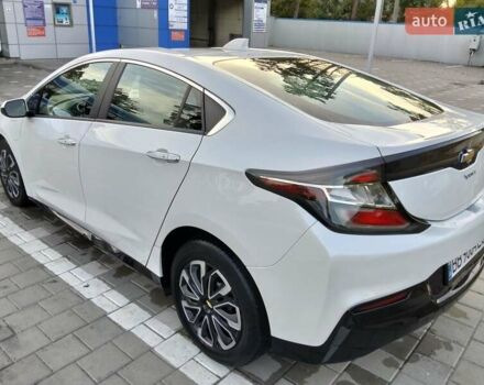 Белый Шевроле Вольт, объемом двигателя 1.5 л и пробегом 160 тыс. км за 14000 $, фото 1 на Automoto.ua