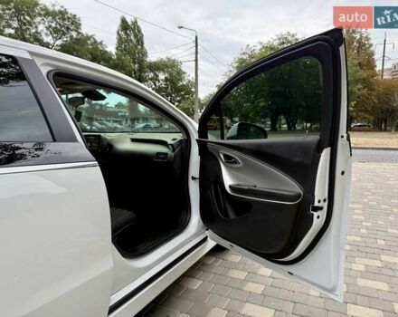 Белый Шевроле Вольт, объемом двигателя 1.4 л и пробегом 85 тыс. км за 9999 $, фото 33 на Automoto.ua