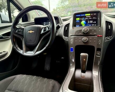 Белый Шевроле Вольт, объемом двигателя 1.4 л и пробегом 85 тыс. км за 9999 $, фото 64 на Automoto.ua