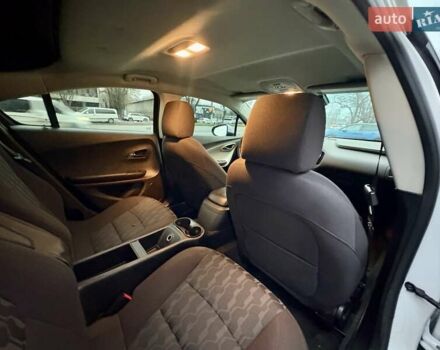 Белый Шевроле Вольт, объемом двигателя 1.4 л и пробегом 85 тыс. км за 9999 $, фото 62 на Automoto.ua