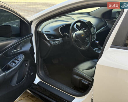 Белый Шевроле Вольт, объемом двигателя 1.49 л и пробегом 119 тыс. км за 13000 $, фото 6 на Automoto.ua