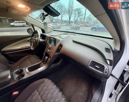 Белый Шевроле Вольт, объемом двигателя 1.4 л и пробегом 85 тыс. км за 9999 $, фото 49 на Automoto.ua