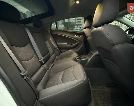 Білий Шевроле Вольт, об'ємом двигуна 1.49 л та пробігом 93 тис. км за 14900 $, фото 23 на Automoto.ua