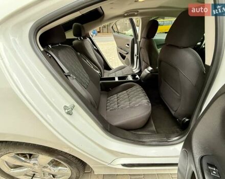 Белый Шевроле Вольт, объемом двигателя 1.4 л и пробегом 85 тыс. км за 9999 $, фото 54 на Automoto.ua