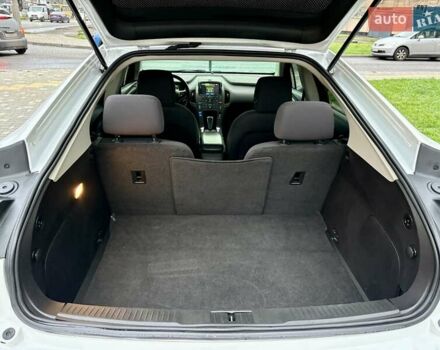 Белый Шевроле Вольт, объемом двигателя 1.4 л и пробегом 85 тыс. км за 9999 $, фото 69 на Automoto.ua