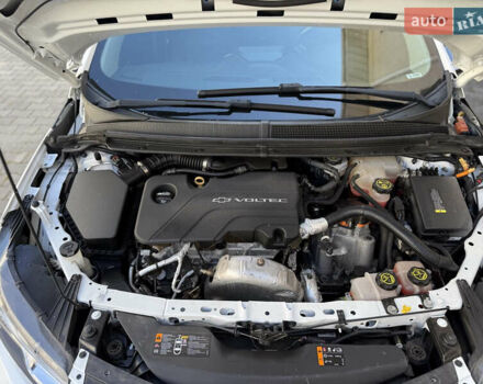 Белый Шевроле Вольт, объемом двигателя 1.49 л и пробегом 119 тыс. км за 13000 $, фото 10 на Automoto.ua