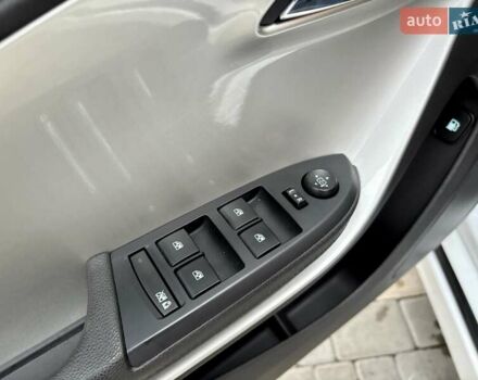 Белый Шевроле Вольт, объемом двигателя 1.4 л и пробегом 85 тыс. км за 9999 $, фото 35 на Automoto.ua