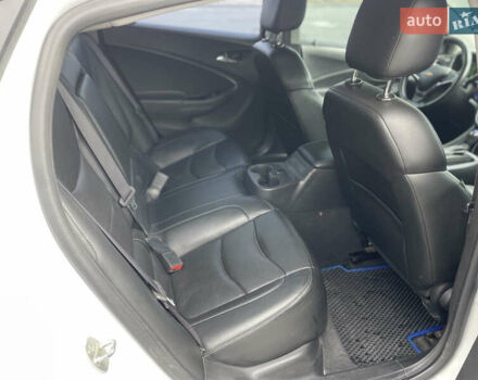 Шевроле Вольт 2015 в Каменское - Днепродзержинск на Automoto.ua Белый Шевроле Вольт, объемом двигателя 1.5 л и пробегом 177 тыс. км за 12900 $, фото 15 на Automoto.ua