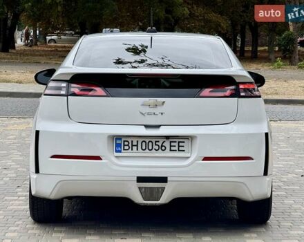 Белый Шевроле Вольт, объемом двигателя 1.4 л и пробегом 85 тыс. км за 9999 $, фото 6 на Automoto.ua