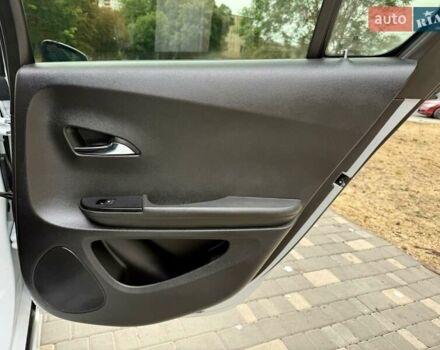 Белый Шевроле Вольт, объемом двигателя 1.4 л и пробегом 85 тыс. км за 9999 $, фото 50 на Automoto.ua