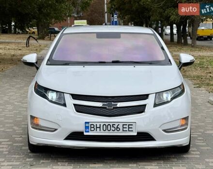 Белый Шевроле Вольт, объемом двигателя 1.4 л и пробегом 85 тыс. км за 9999 $, фото 1 на Automoto.ua