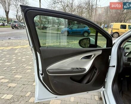 Белый Шевроле Вольт, объемом двигателя 1.4 л и пробегом 85 тыс. км за 9999 $, фото 33 на Automoto.ua