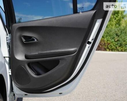 Білий Шевроле Вольт, об'ємом двигуна 0 л та пробігом 110 тис. км за 2500 $, фото 25 на Automoto.ua