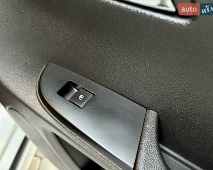 Белый Шевроле Вольт, объемом двигателя 1.4 л и пробегом 85 тыс. км за 9999 $, фото 59 на Automoto.ua