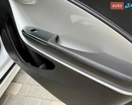 Белый Шевроле Вольт, объемом двигателя 1.4 л и пробегом 85 тыс. км за 9999 $, фото 36 на Automoto.ua