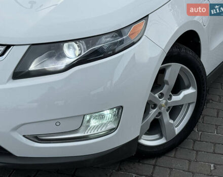 Белый Шевроле Вольт, объемом двигателя 1.4 л и пробегом 105 тыс. км за 11500 $, фото 3 на Automoto.ua