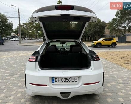 Белый Шевроле Вольт, объемом двигателя 1.4 л и пробегом 85 тыс. км за 9999 $, фото 69 на Automoto.ua