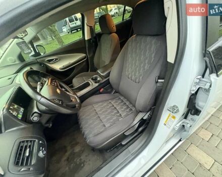 Белый Шевроле Вольт, объемом двигателя 1.4 л и пробегом 85 тыс. км за 9999 $, фото 37 на Automoto.ua