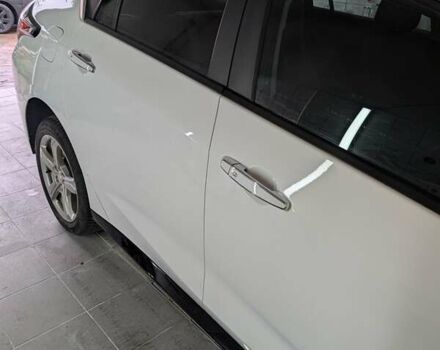 Белый Шевроле Вольт, объемом двигателя 0 л и пробегом 137 тыс. км за 13500 $, фото 3 на Automoto.ua