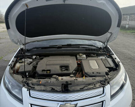 Белый Шевроле Вольт, объемом двигателя 1.4 л и пробегом 105 тыс. км за 12000 $, фото 5 на Automoto.ua