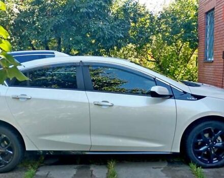 Белый Шевроле Вольт, объемом двигателя 1.49 л и пробегом 141 тыс. км за 16000 $, фото 2 на Automoto.ua