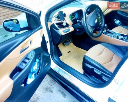 Белый Шевроле Вольт, объемом двигателя 1.49 л и пробегом 141 тыс. км за 16000 $, фото 6 на Automoto.ua