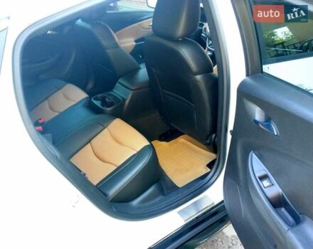 Белый Шевроле Вольт, объемом двигателя 1.49 л и пробегом 141 тыс. км за 16000 $, фото 9 на Automoto.ua