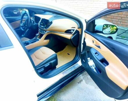 Белый Шевроле Вольт, объемом двигателя 1.49 л и пробегом 141 тыс. км за 16000 $, фото 8 на Automoto.ua