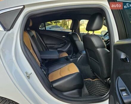 Білий Шевроле Вольт, об'ємом двигуна 1.5 л та пробігом 108 тис. км за 15500 $, фото 50 на Automoto.ua