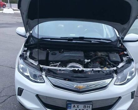 Белый Шевроле Вольт, объемом двигателя 1.5 л и пробегом 93 тыс. км за 15300 $, фото 3 на Automoto.ua