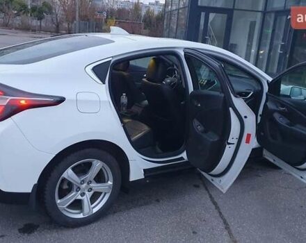 Белый Шевроле Вольт, объемом двигателя 1.5 л и пробегом 93 тыс. км за 15300 $, фото 10 на Automoto.ua