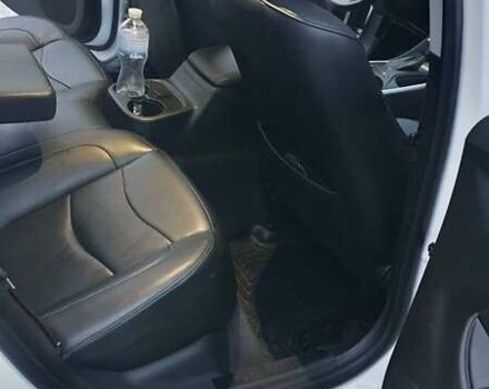 Белый Шевроле Вольт, объемом двигателя 1.5 л и пробегом 93 тыс. км за 15300 $, фото 9 на Automoto.ua