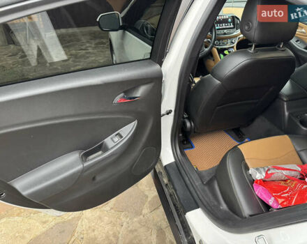 Белый Шевроле Вольт, объемом двигателя 1.5 л и пробегом 88 тыс. км за 18130 $, фото 12 на Automoto.ua