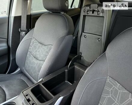 Белый Шевроле Вольт, объемом двигателя 0 л и пробегом 135 тыс. км за 16900 $, фото 11 на Automoto.ua