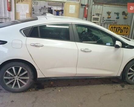 Белый Шевроле Вольт, объемом двигателя 1.5 л и пробегом 93 тыс. км за 15300 $, фото 11 на Automoto.ua