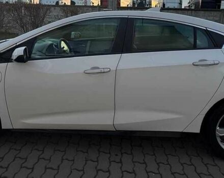 Белый Шевроле Вольт, объемом двигателя 1.5 л и пробегом 121 тыс. км за 16600 $, фото 2 на Automoto.ua