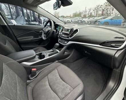 Белый Шевроле Вольт, объемом двигателя 1.49 л и пробегом 95 тыс. км за 18400 $, фото 22 на Automoto.ua