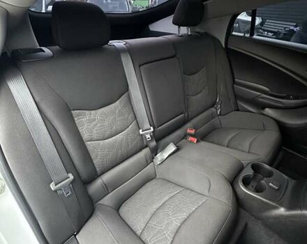 Белый Шевроле Вольт, объемом двигателя 1.49 л и пробегом 95 тыс. км за 18400 $, фото 20 на Automoto.ua