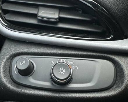 Белый Шевроле Вольт, объемом двигателя 1.49 л и пробегом 95 тыс. км за 18400 $, фото 32 на Automoto.ua