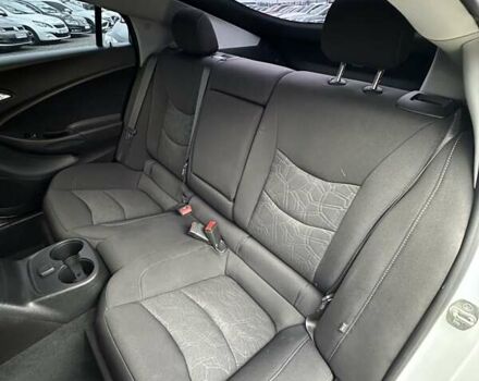 Белый Шевроле Вольт, объемом двигателя 1.49 л и пробегом 95 тыс. км за 18400 $, фото 19 на Automoto.ua