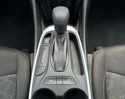 Белый Шевроле Вольт, объемом двигателя 1.49 л и пробегом 95 тыс. км за 18400 $, фото 27 на Automoto.ua