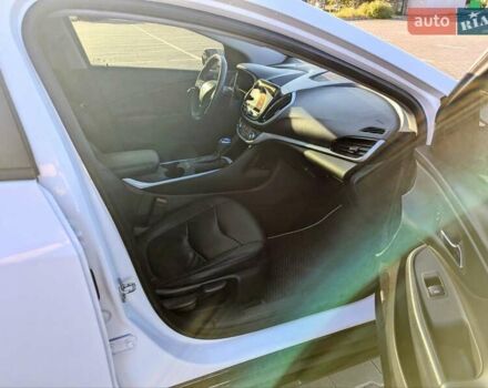 Белый Шевроле Вольт, объемом двигателя 1.49 л и пробегом 106 тыс. км за 16500 $, фото 15 на Automoto.ua