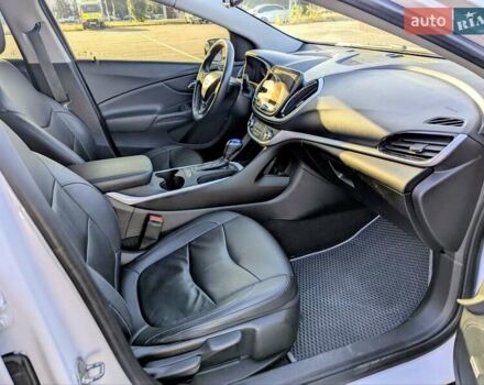 Белый Шевроле Вольт, объемом двигателя 1.49 л и пробегом 106 тыс. км за 16500 $, фото 17 на Automoto.ua