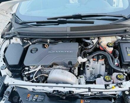 Белый Шевроле Вольт, объемом двигателя 1.5 л и пробегом 33 тыс. км за 11200 $, фото 5 на Automoto.ua